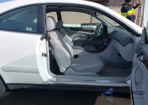 1999 Mercedes-Benz Clk 320 z USA, uszkodzony, nr VIN WDBLJ65G4XF046410